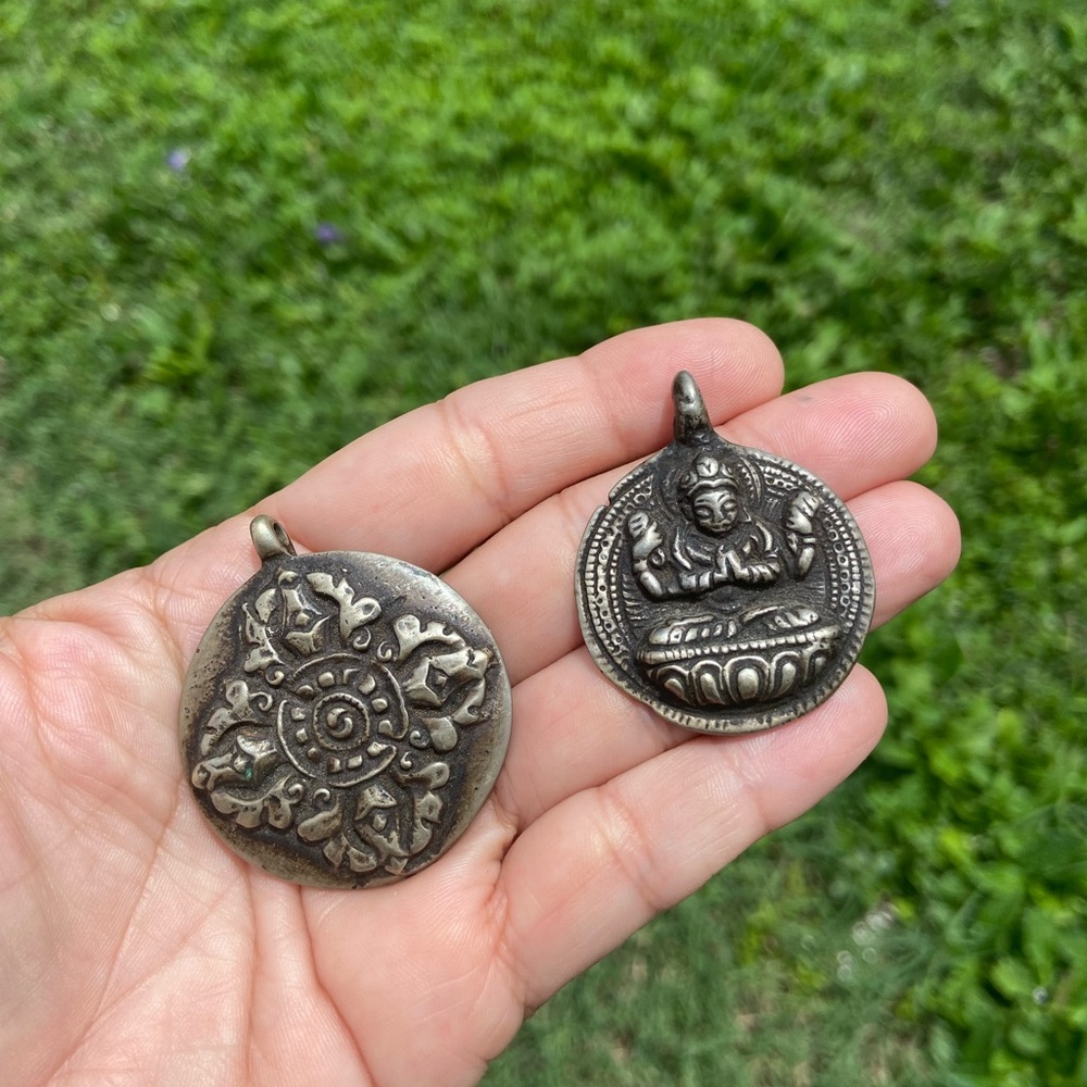 Antique Style white brass Pendants with Buddha